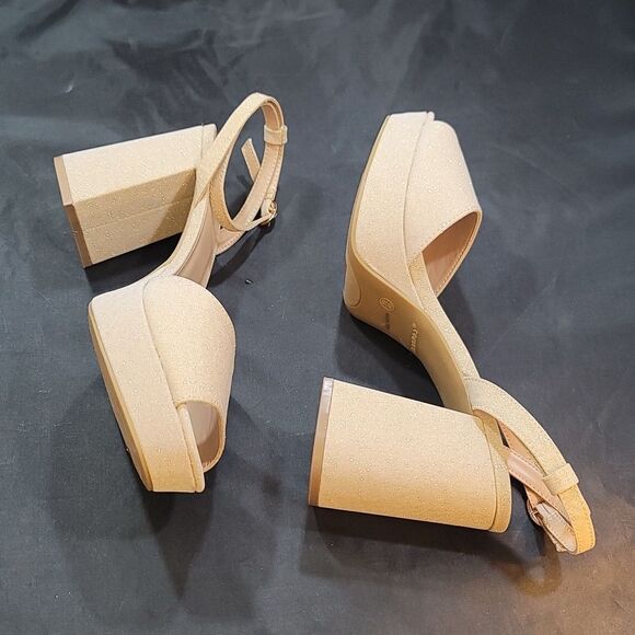 BRAND NEW BAMBOO BLOCK-HEEL ADJUSTABLE BUCKLE CLOSURE OPEN-TOE SANDAL - Picture 9 of 15